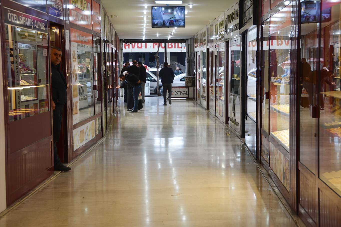 Altındaki düşüş devam edecek mi?